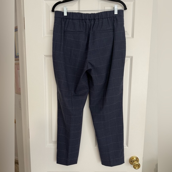 Banana Republic Hayden Pull-On Fit Soft Ankle Pant - Picture 3 of 5